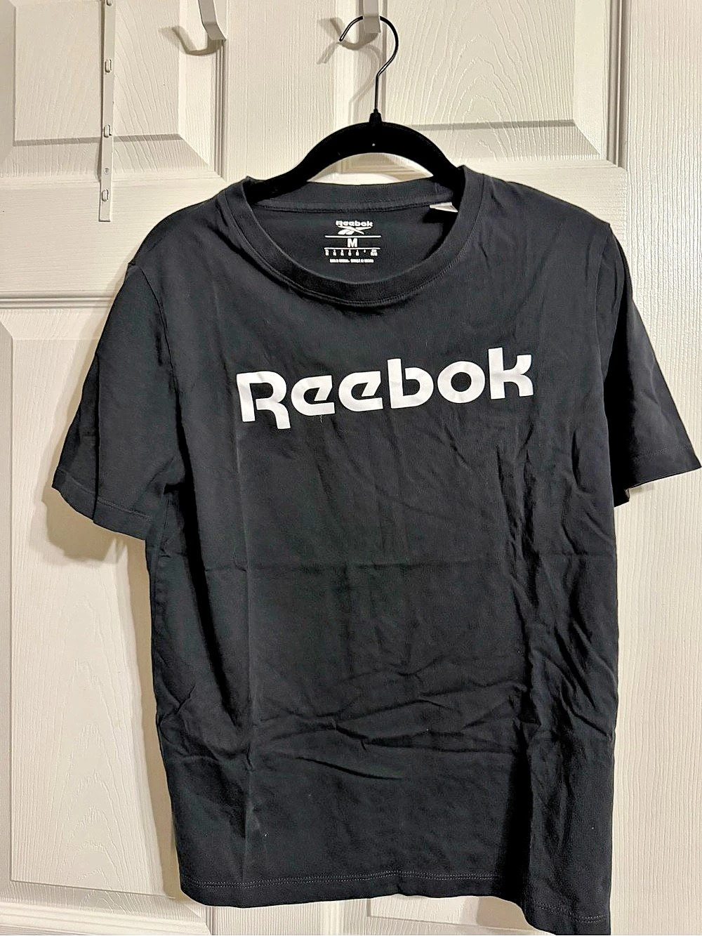 Reebok Graphic Logo Tee in Black Size Medium